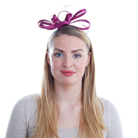 Failsworth Fascinator aus Satin - Beerenfarben