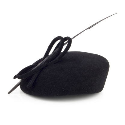 Whiteley Baskenmütze aus Haarfilz mit Feder - Schwarz