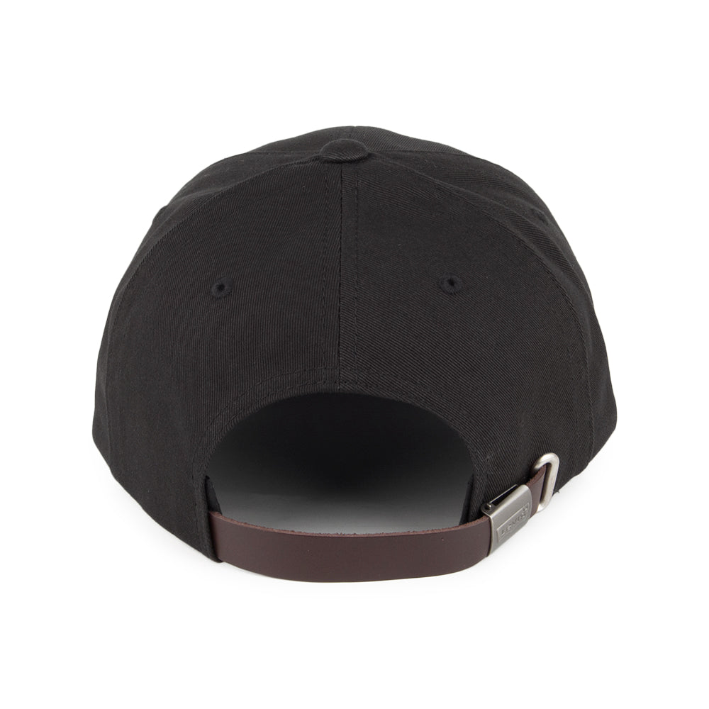 Levi's Klassische Twill Cap mit rotem unbedruckten Logo - Schwarz