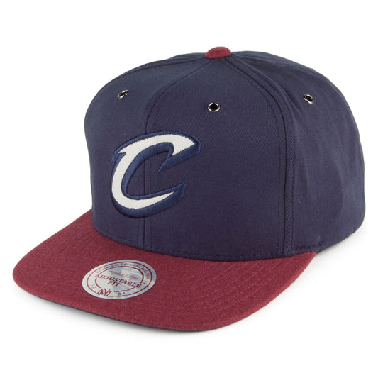 Mitchell & Ness Cleveland Cavaliers Snapback Cap - Terrain - Marineblau-Burgunderrot