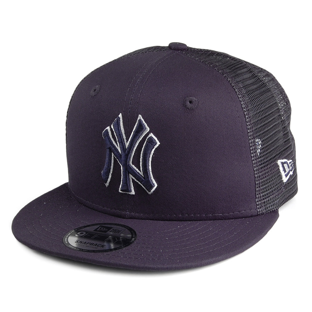 New Era 9FIFTY New York Yankees Trucker Cap - League Essential - Dunkles Marineblau