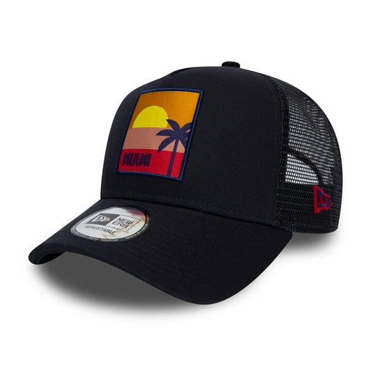 New Era Miami Location Trucker Cap - Marineblau