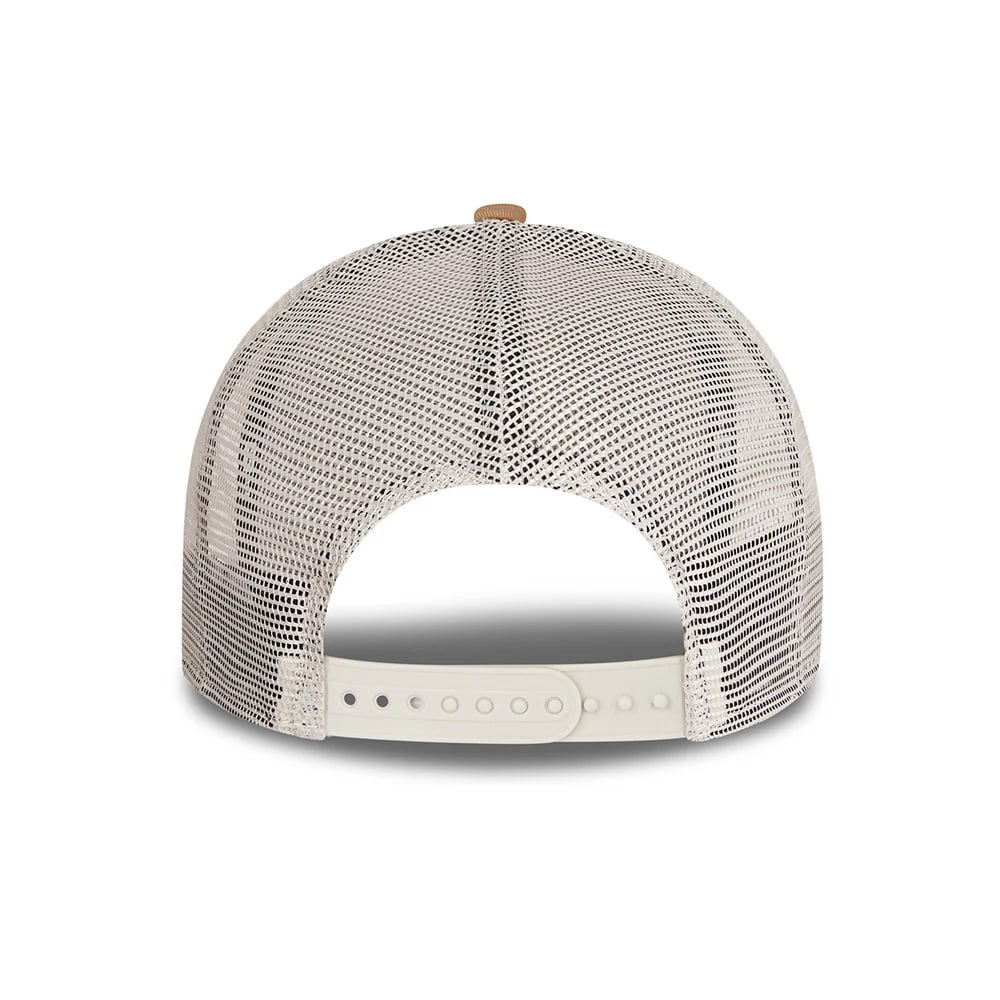 New Era Sports Patch A-Frame Trucker Cap - Weizen