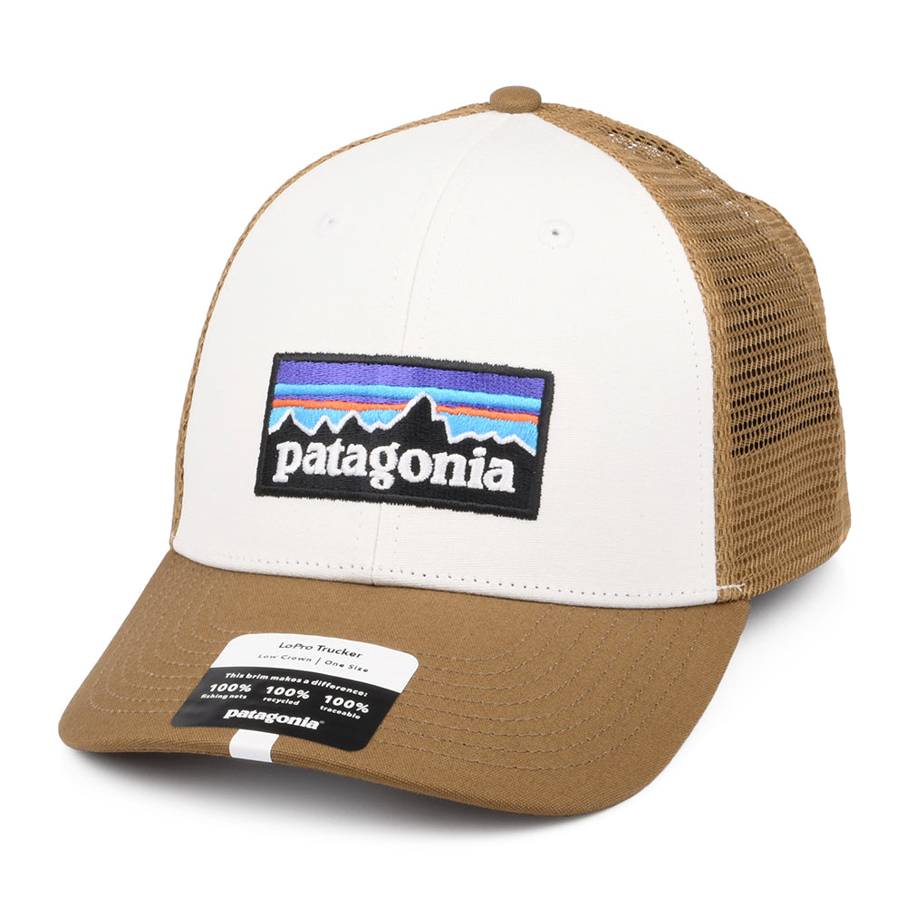 Patagonia P-6 Logo LoPro Trucker Cap aus organischer Baumwolle - Weiß-Braun