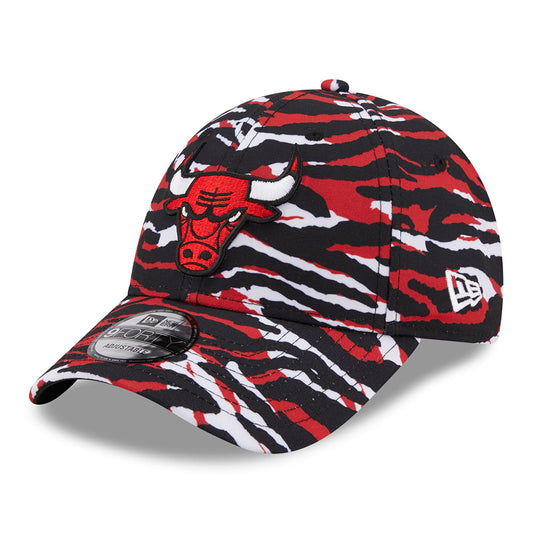 New Era 9FORTY Chicago Bulls Baseball Cap - NBA AOP Camo Print - Rot