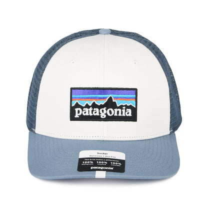 Patagonia P-6 Logo Trucker Cap aus organischer Baumwolle - Weiß-Rauchblau