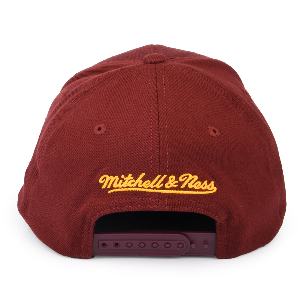 Mitchell & Ness Cleveland Cavaliers Snapback Cap - NBA Team Ground Stretch - Burgunderrot