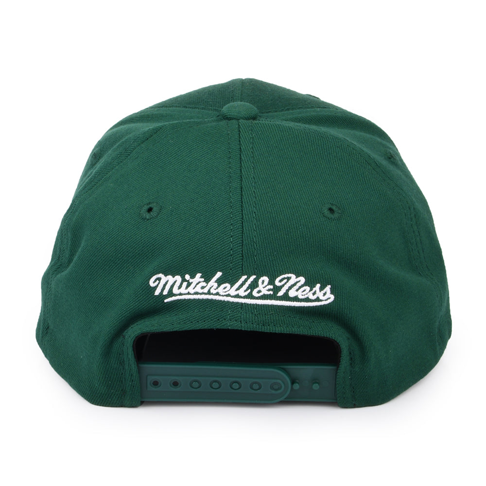 Mitchell & Ness Milwaukee Bucks Snapback Cap - NBA Team Ground Stretch - Grün