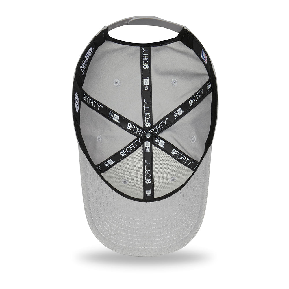 New Era 9FORTY Brooklyn Nets Baseball Cap - NBA Monochrome - Grau