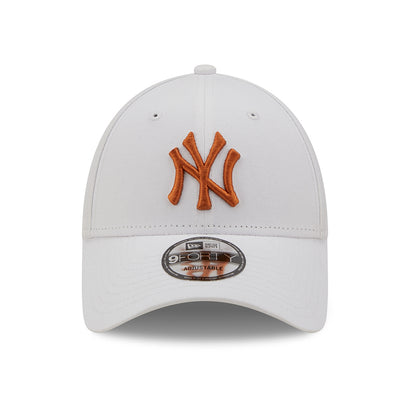New Era 9FORTY II New York Yankees Baseball Cap - MLB League Essential - Weiß-Toffee