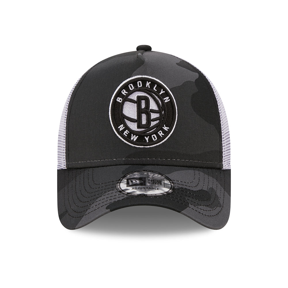 New Era A-Frame Brooklyn Nets Trucker Cap - NBA Camo - Grau