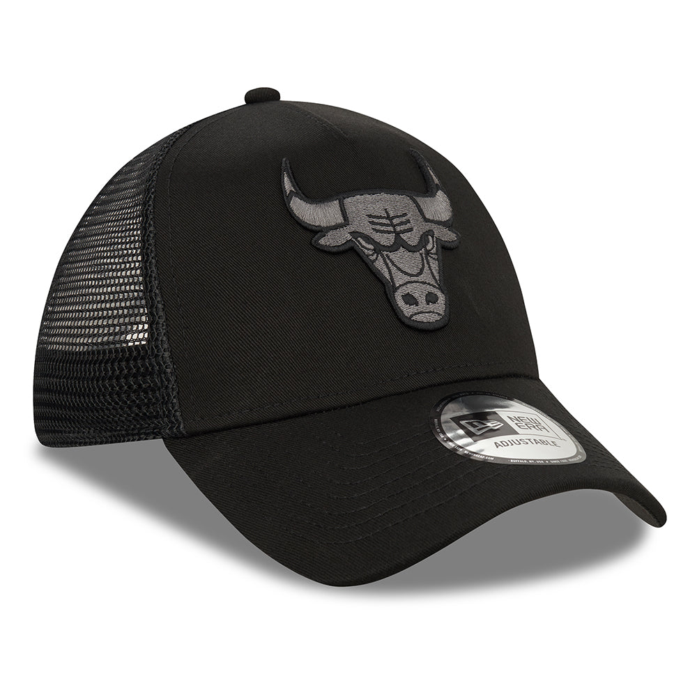 New Era Unisex 9FORTY A-Frame Chicago Bulls Trucker Cap - NBA Black on Black Logo - Schwarz
