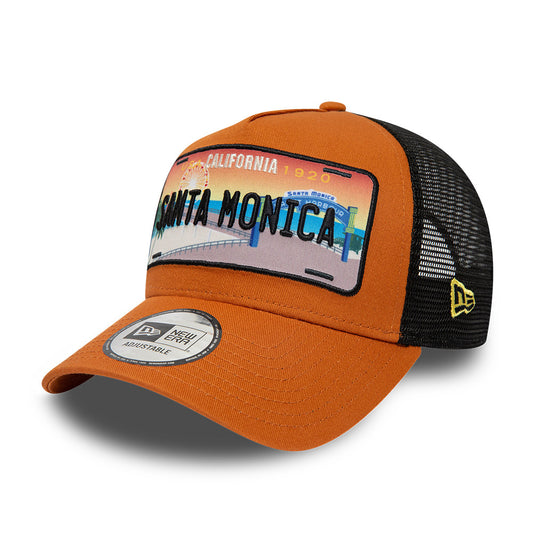 New Era 9FORTY A-Frame Santa Monica Trucker Cap - License Plate - Toffee-Schwarz