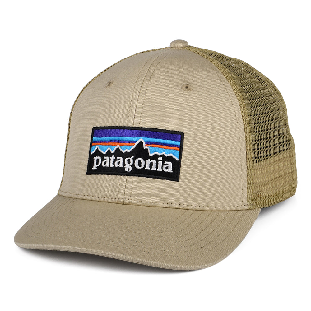 Patagonia P-6 Logo Trucker Cap aus organischer Baumwolle - Hellbraun