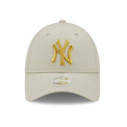 New Era Damen 9FORTY New York Yankees Baseball Cap - MLB Metallic Logo - Steinfarben-Gold