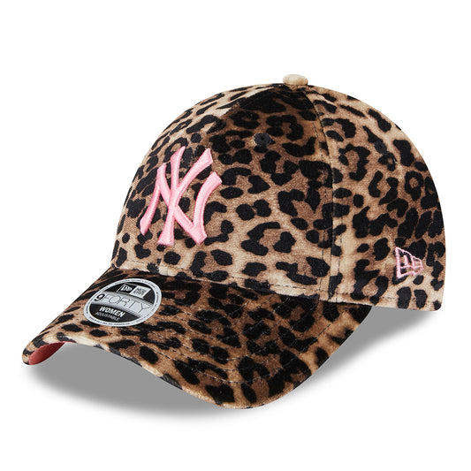 New Era Damen 9FORTY New York Yankees Baseball Cap - MLB Leopard Velour - Braun-Pink
