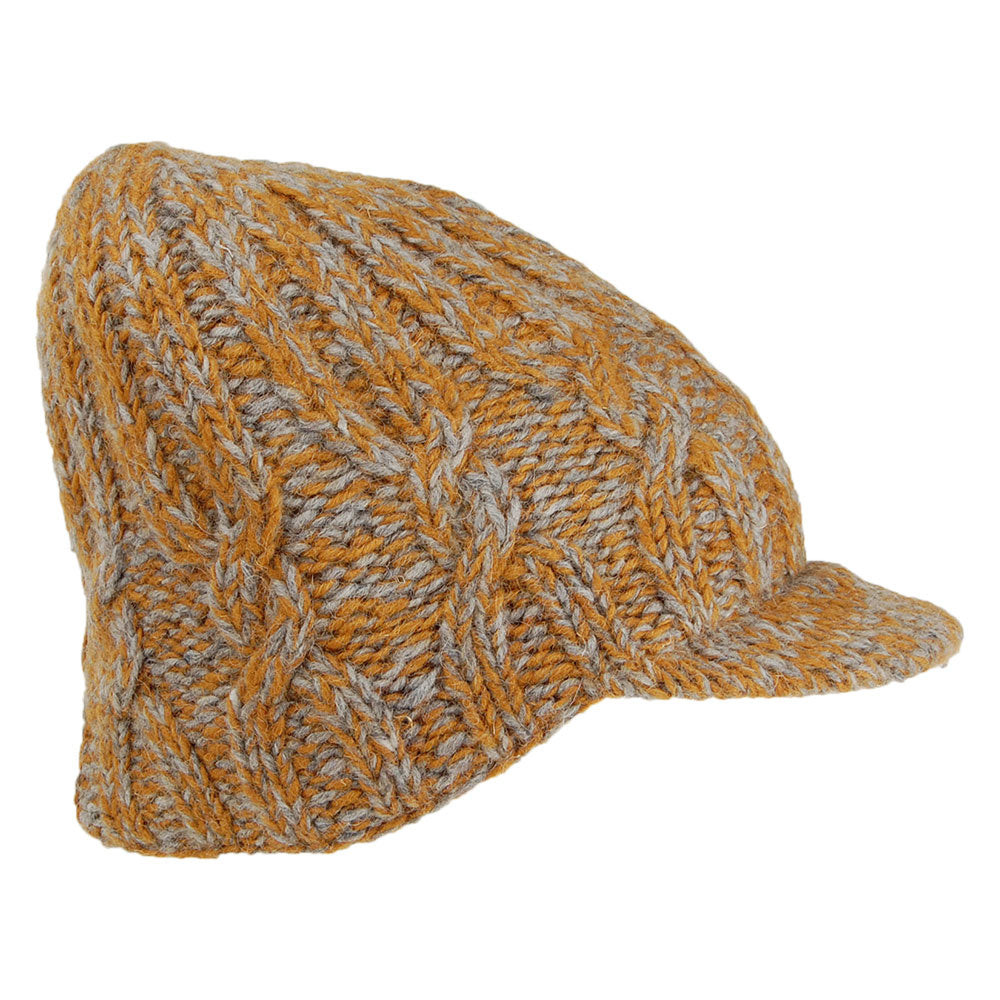 Kusan Beanie Mütze mit Visier im Zopfstrickmuster - Karamell