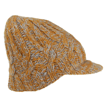 Kusan Beanie Mütze mit Visier im Zopfstrickmuster - Karamell