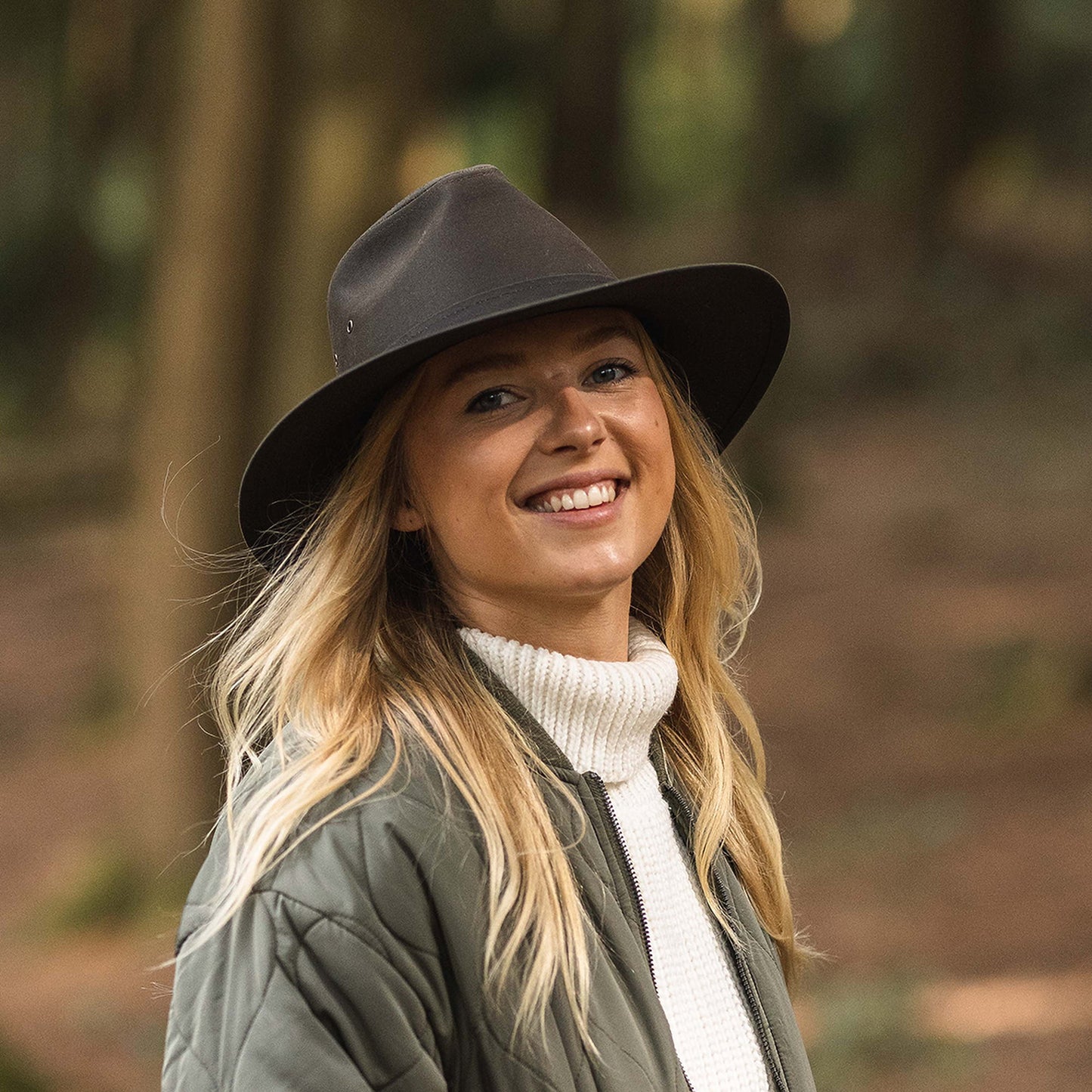 Jaxon & James Safari Fedora aus Wachstuch Oliv Großhandel